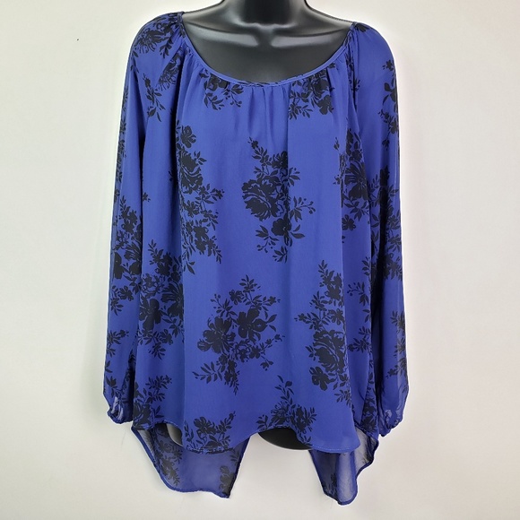 torrid Tops - Torrid Blue Floral Chiffon Top Tulip Back Size 1